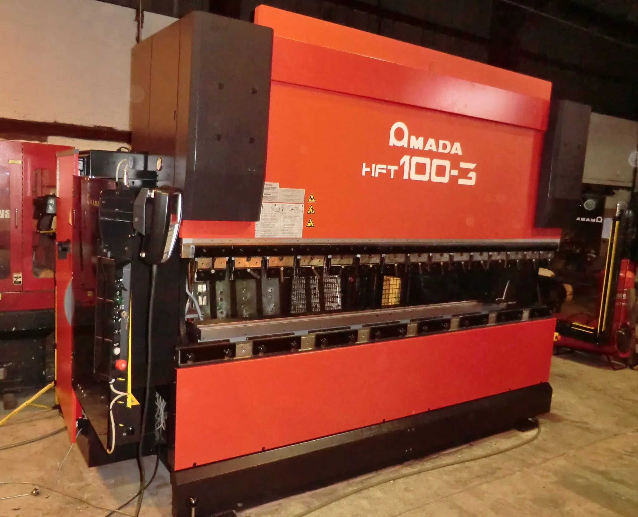 Листозгинальний прес AMADA HFT 100-3 в MetalX